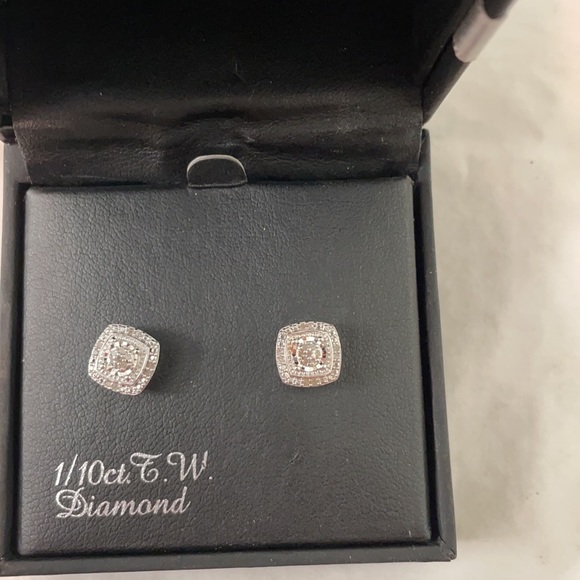 NWT sterling silver 1/10ct diamond earrings - Picture 4 of 4
